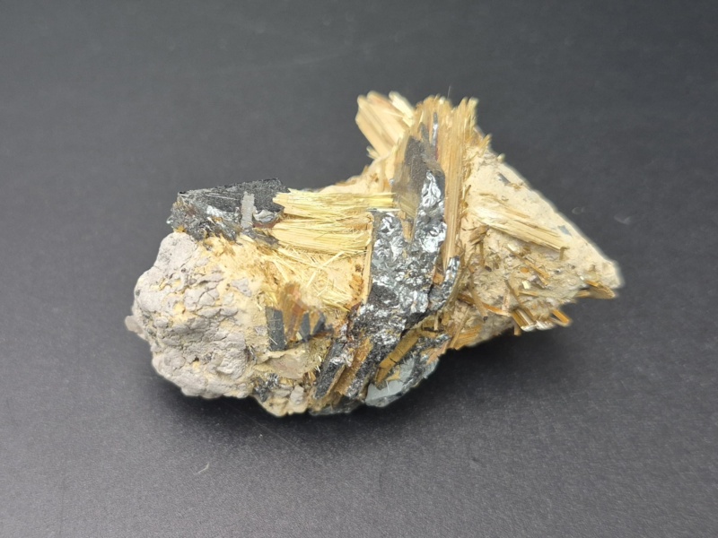 Rutile with Hematite