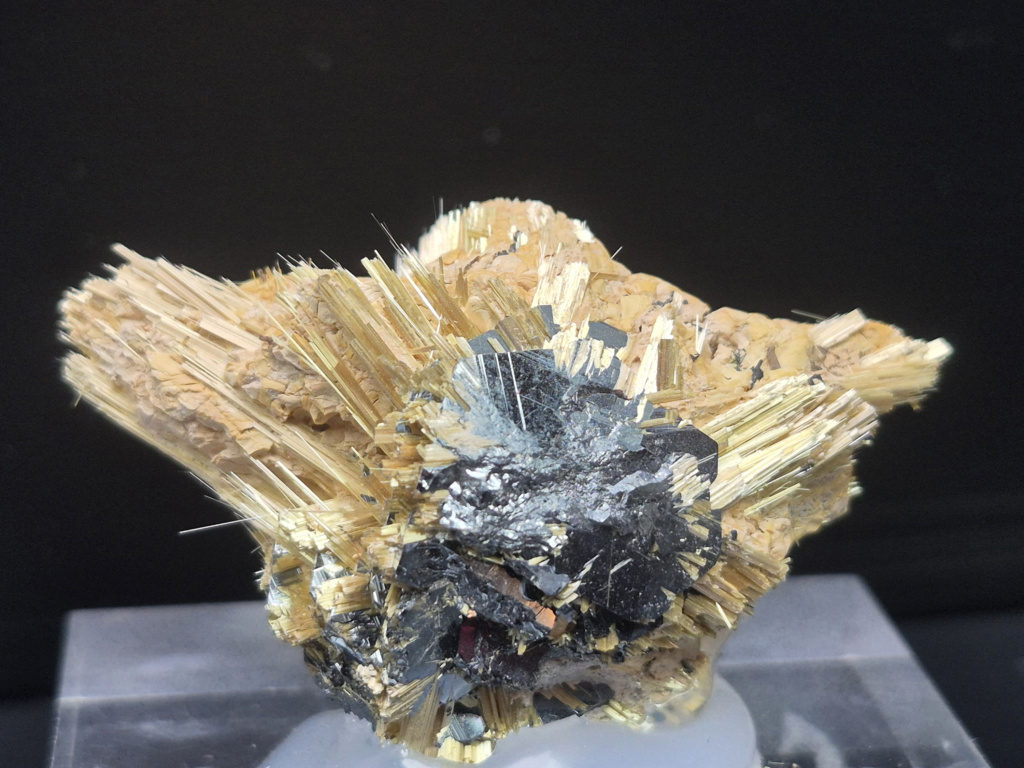 Rutile with Hematite